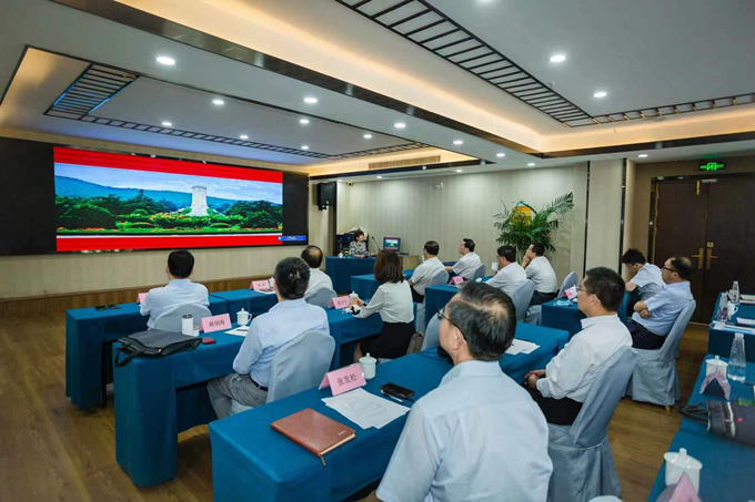 黄金城集团控股集团党委赴徐州开展 “跟着习近平总书记足迹学党史”专题活动3_副本.png