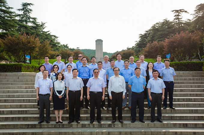 黄金城集团控股集团党委赴徐州开展 “跟着习近平总书记足迹学党史”专题活动4_副本.png
