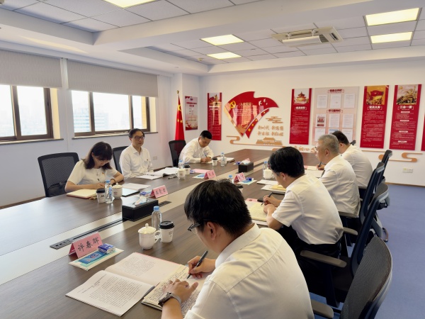 黄金城集团控股集团党委书记、董事长周勇到江苏有色公司巡学旁听_副本.jpg